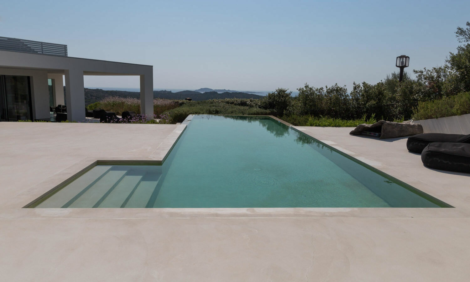 2773ad53-33c6-4070-9d7e-6f2841cf5d3f